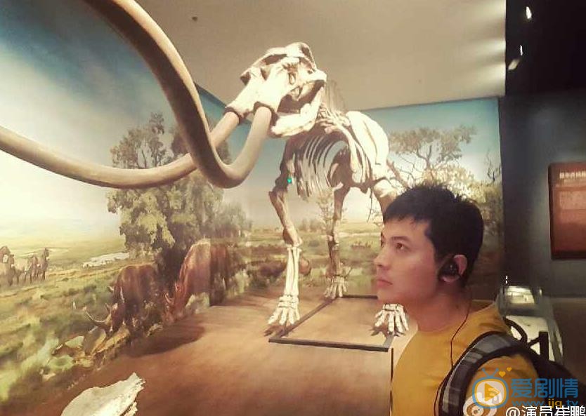 崔鹏生活照 崔鹏高清写真_崔鹏高清剧照