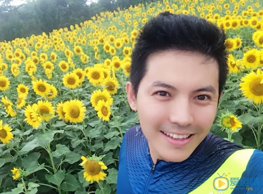 崔鹏生活照 崔鹏高清写真_崔鹏高清剧照