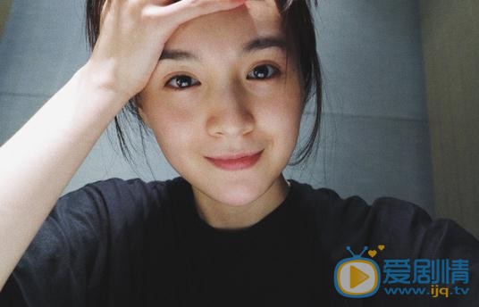 李依伊生活照 李依伊高清写真_李依伊高清剧照