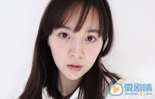 李依伊生活照 李依伊高清写真_李依伊高清剧照