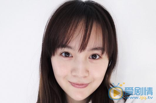 李依伊生活照 李依伊高清写真_李依伊高清剧照