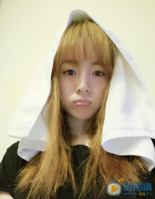 李依伊生活照 李依伊高清写真_李依伊高清剧照