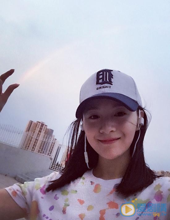 李依伊生活照 李依伊高清写真_李依伊高清剧照