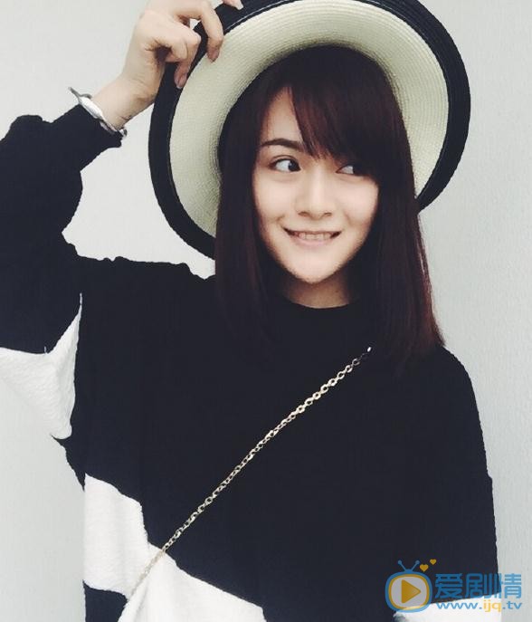 李依伊生活照 李依伊高清写真_李依伊高清剧照