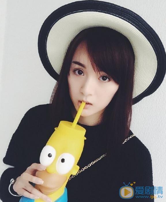 李依伊生活照 李依伊高清写真_李依伊高清剧照