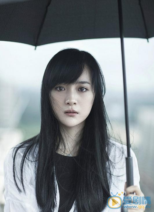 李依伊白色衬衣写真 李依伊高清写真_李依伊高清剧照