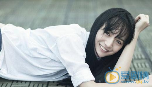 李依伊白色衬衣写真 李依伊高清写真_李依伊高清剧照