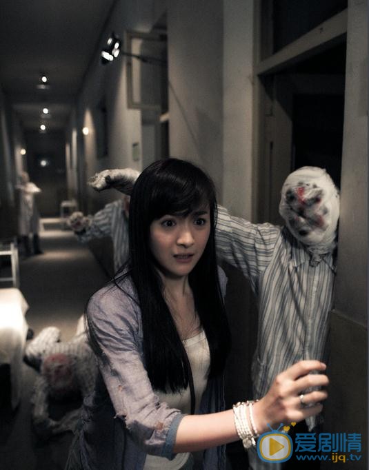 李依伊《孤岛》剧照 李依伊高清写真_李依伊高清剧照