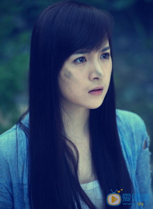 李依伊《孤岛》剧照 李依伊高清写真_李依伊高清剧照