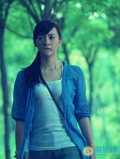 李依伊《孤岛》剧照 李依伊高清写真_李依伊高清剧照