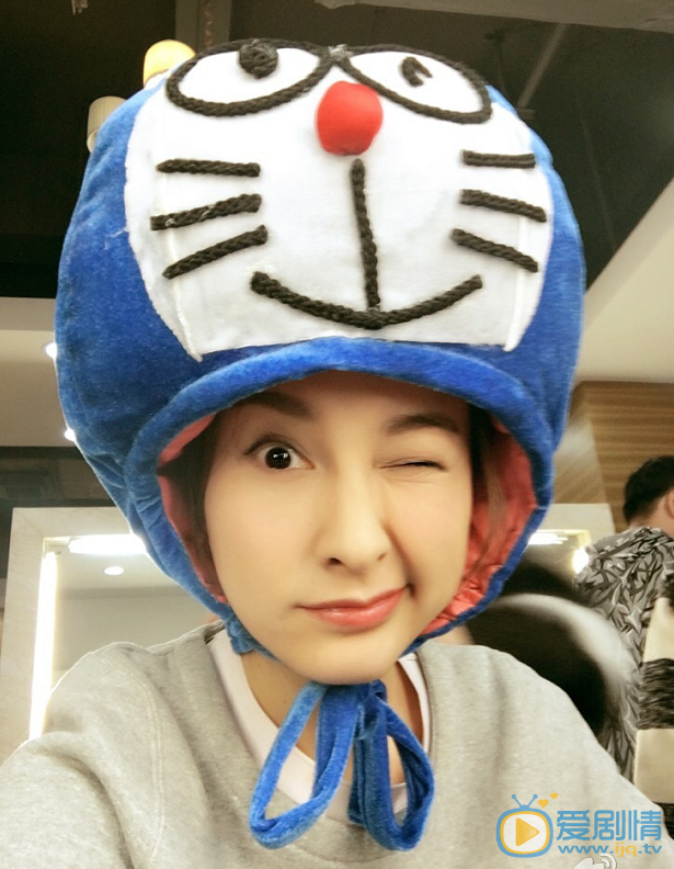 吴昕卖萌照 吴昕高清写真_吴昕高清剧照