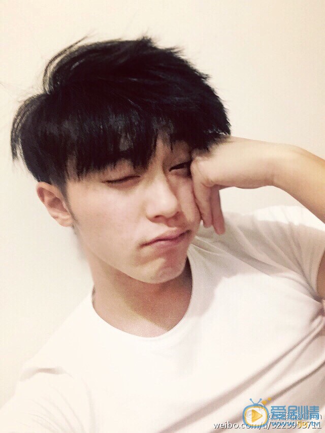 李俊辰生活照 李俊辰高清写真_李俊辰高清剧照