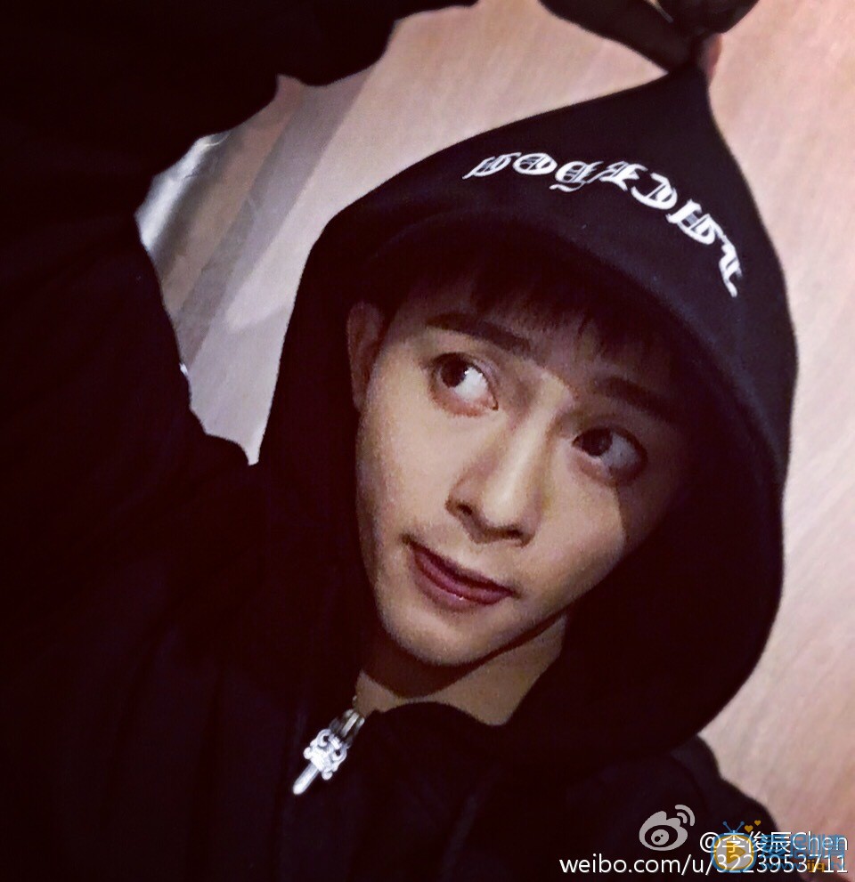 李俊辰生活照 李俊辰高清写真_李俊辰高清剧照