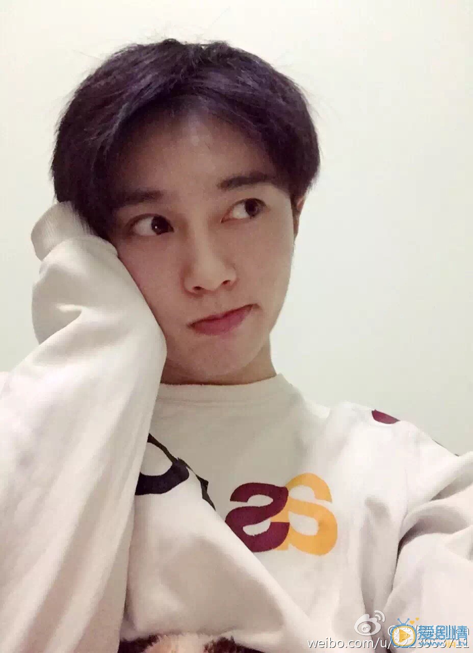 李俊辰生活照 李俊辰高清写真_李俊辰高清剧照