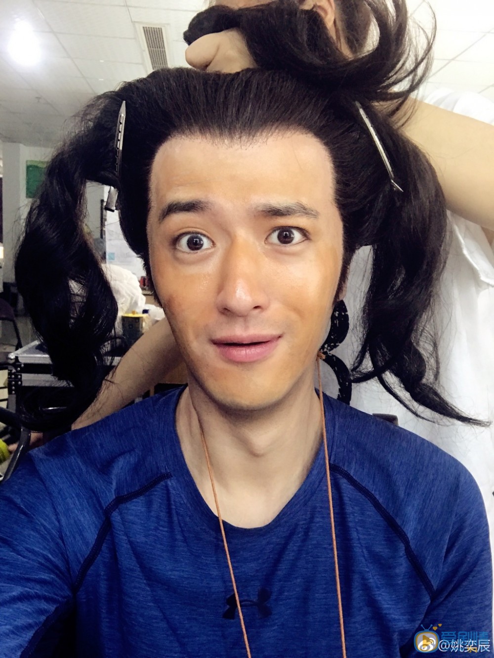 姚奕辰片场照 姚奕辰片场照
