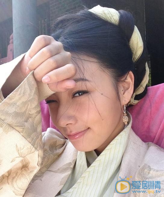 陈雅婷片场照 陈雅婷片场照