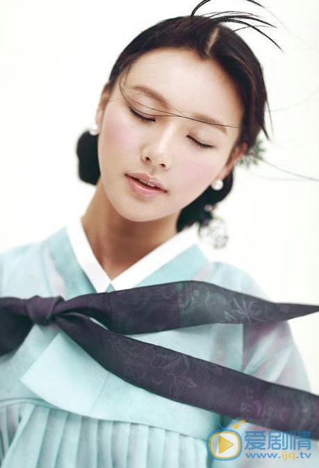 陈雅婷韩服写真