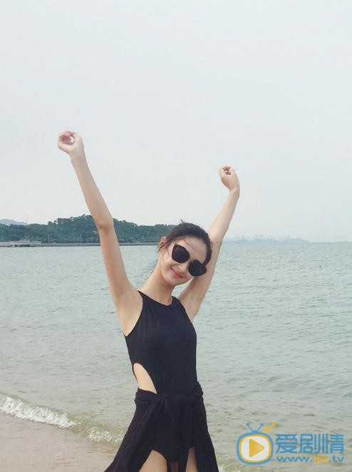 ，阿泽涵海边照