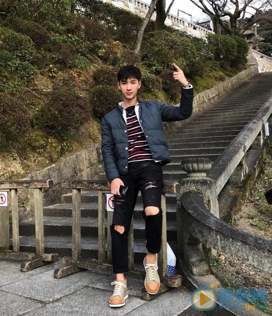 秦亦铭生活照 秦亦铭高清写真_秦亦铭高清剧照
