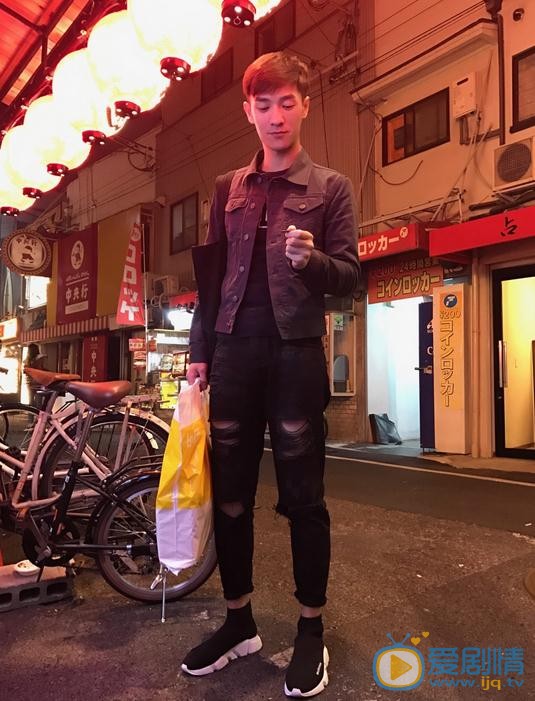 秦亦铭生活照 秦亦铭高清写真_秦亦铭高清剧照