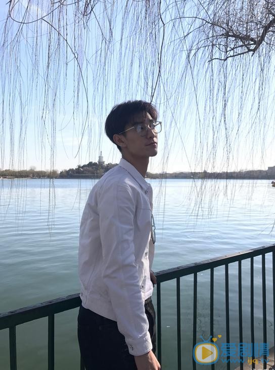 秦亦铭生活照 秦亦铭高清写真_秦亦铭高清剧照