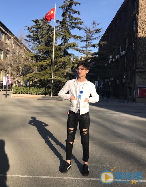 秦亦铭生活照 秦亦铭高清写真_秦亦铭高清剧照