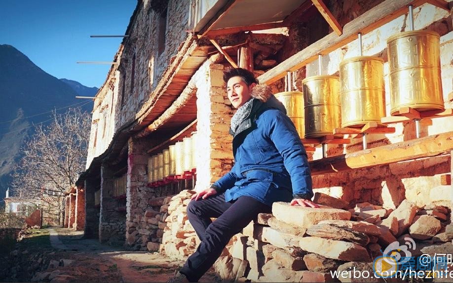 何明翰旅行照 何明翰高清写真_何明翰高清剧照
