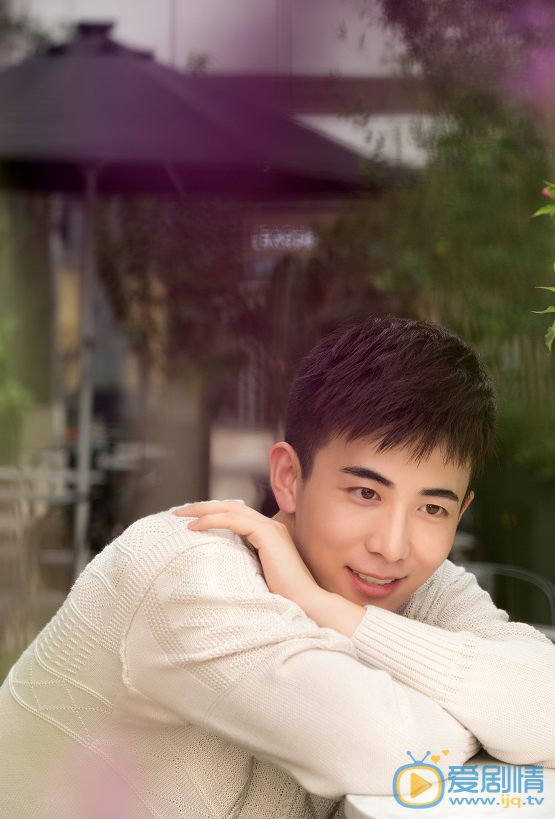 李川阳光写真 李川高清写真_李川高清剧照