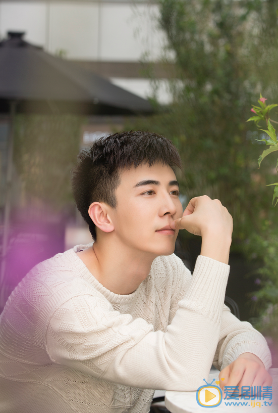 李川阳光写真 李川高清写真_李川高清剧照