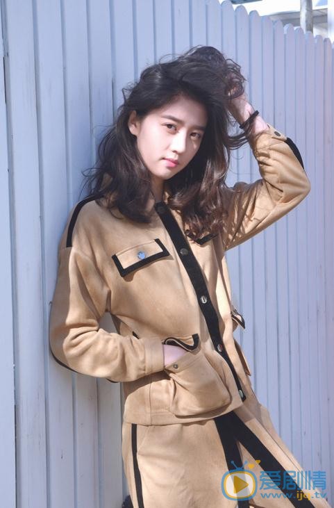 李凯馨街拍写真 李凯馨高清写真_李凯馨高清剧照
