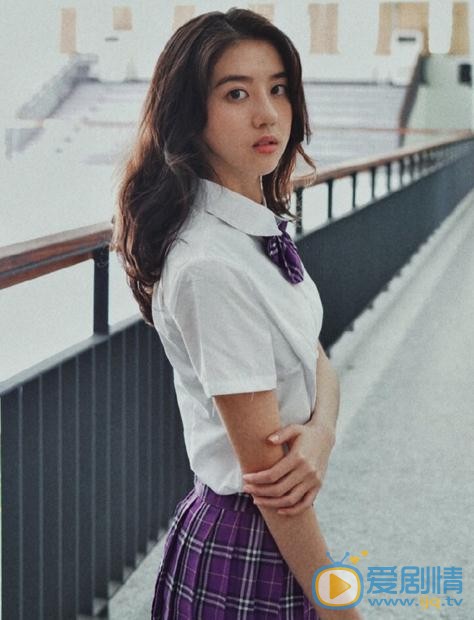 李凯馨校服写真 李凯馨高清写真_李凯馨高清剧照