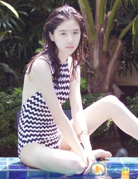 李凯馨比基尼写真 李凯馨高清写真_李凯馨高清剧照