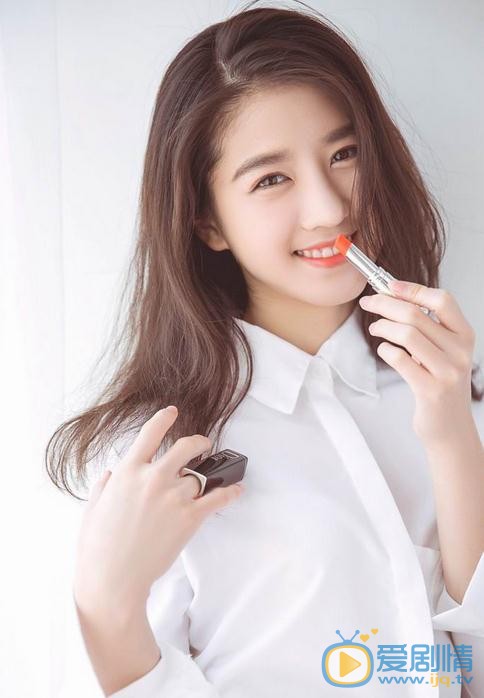 李凯馨口红写真 李凯馨高清写真_李凯馨高清剧照