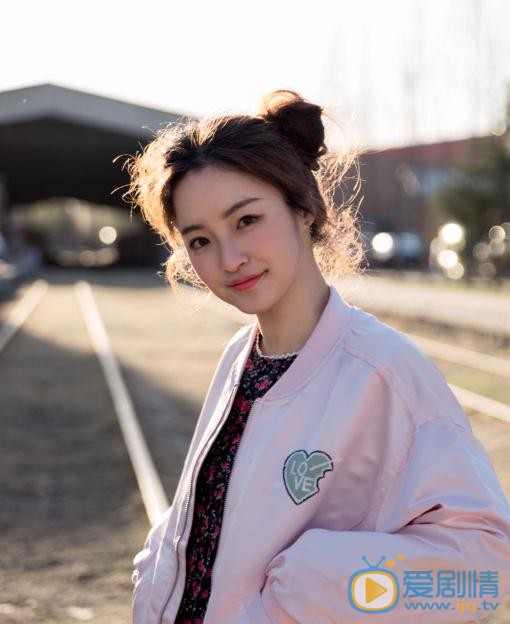 蒋毓玮街拍写真 蒋毓玮高清写真_蒋毓玮高清剧照