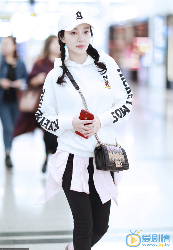 李小璐机场照 李小璐高清写真_李小璐高清剧照