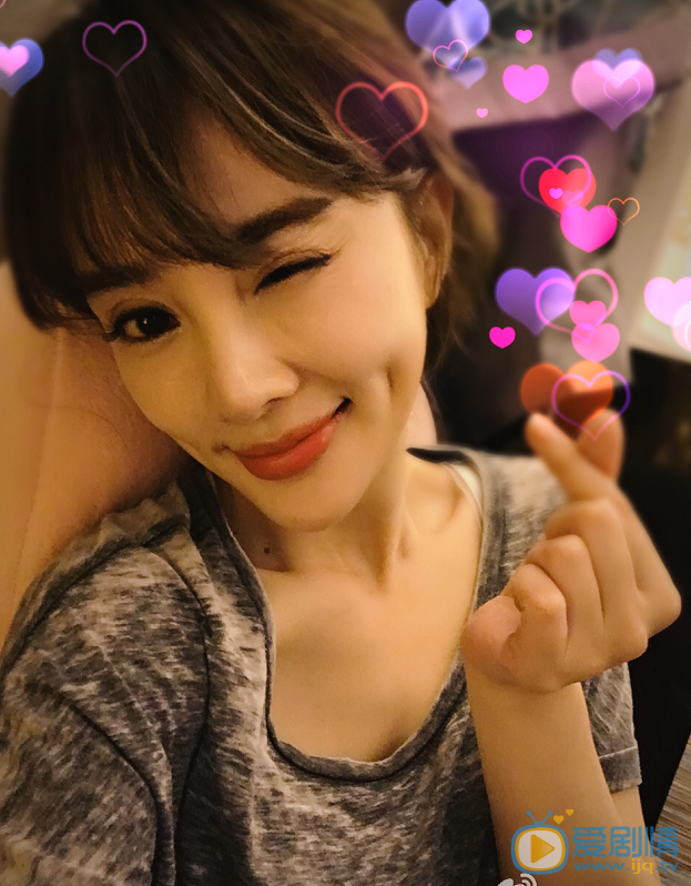 李小璐卖萌照 李小璐高清写真_李小璐高清剧照