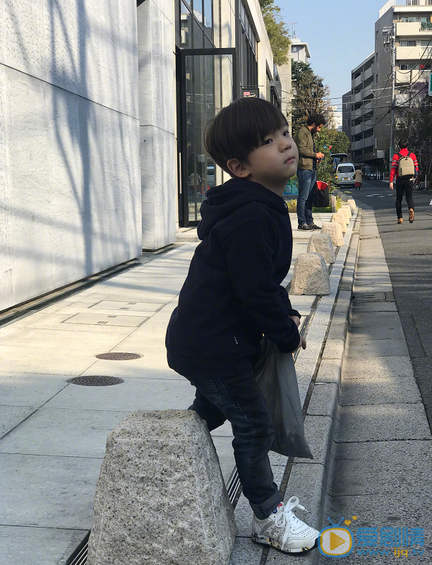 霍思燕霍思燕儿子嗯哼呆萌照 霍思燕高清写真_霍思燕高清剧照