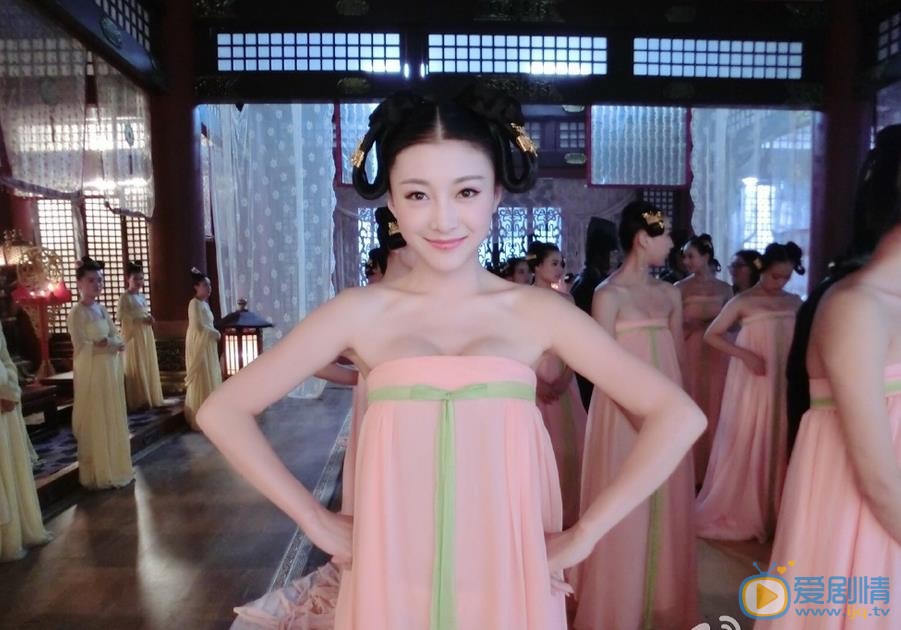 孙佳奇片场照 孙佳奇片场照