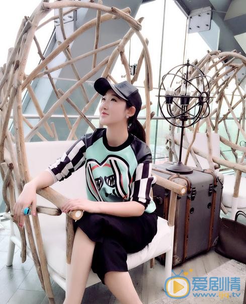 李依馨生活照 李依馨高清写真_李依馨高清剧照