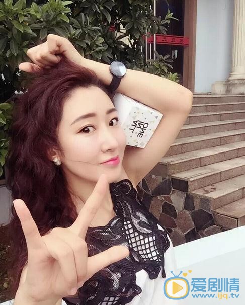 李依馨生活照 李依馨高清写真_李依馨高清剧照
