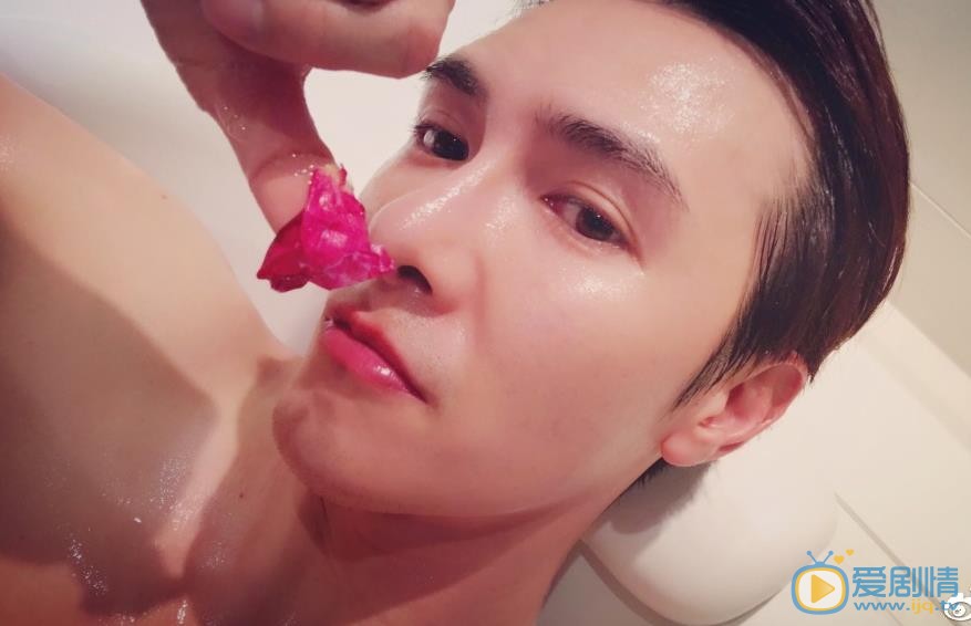 谢佳见卖萌照 谢佳见高清写真_谢佳见高清剧照