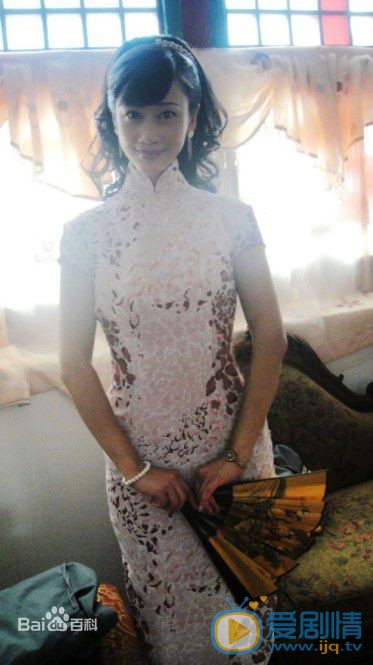 唐妤萌旗袍戏装 唐妤萌旗袍戏照