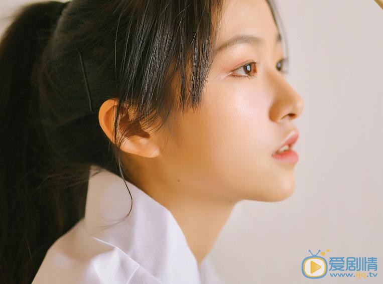 杨肸子道服写真 杨肸子高清写真_杨肸子高清剧照