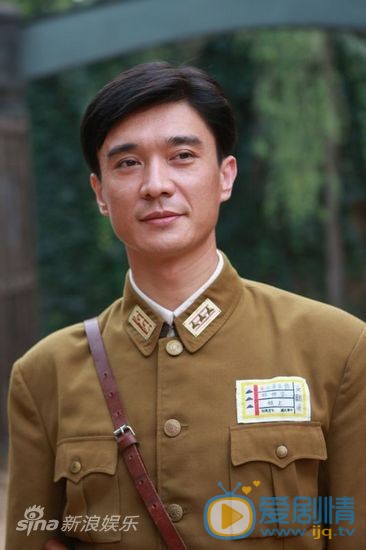 张明健年代军旅戏照