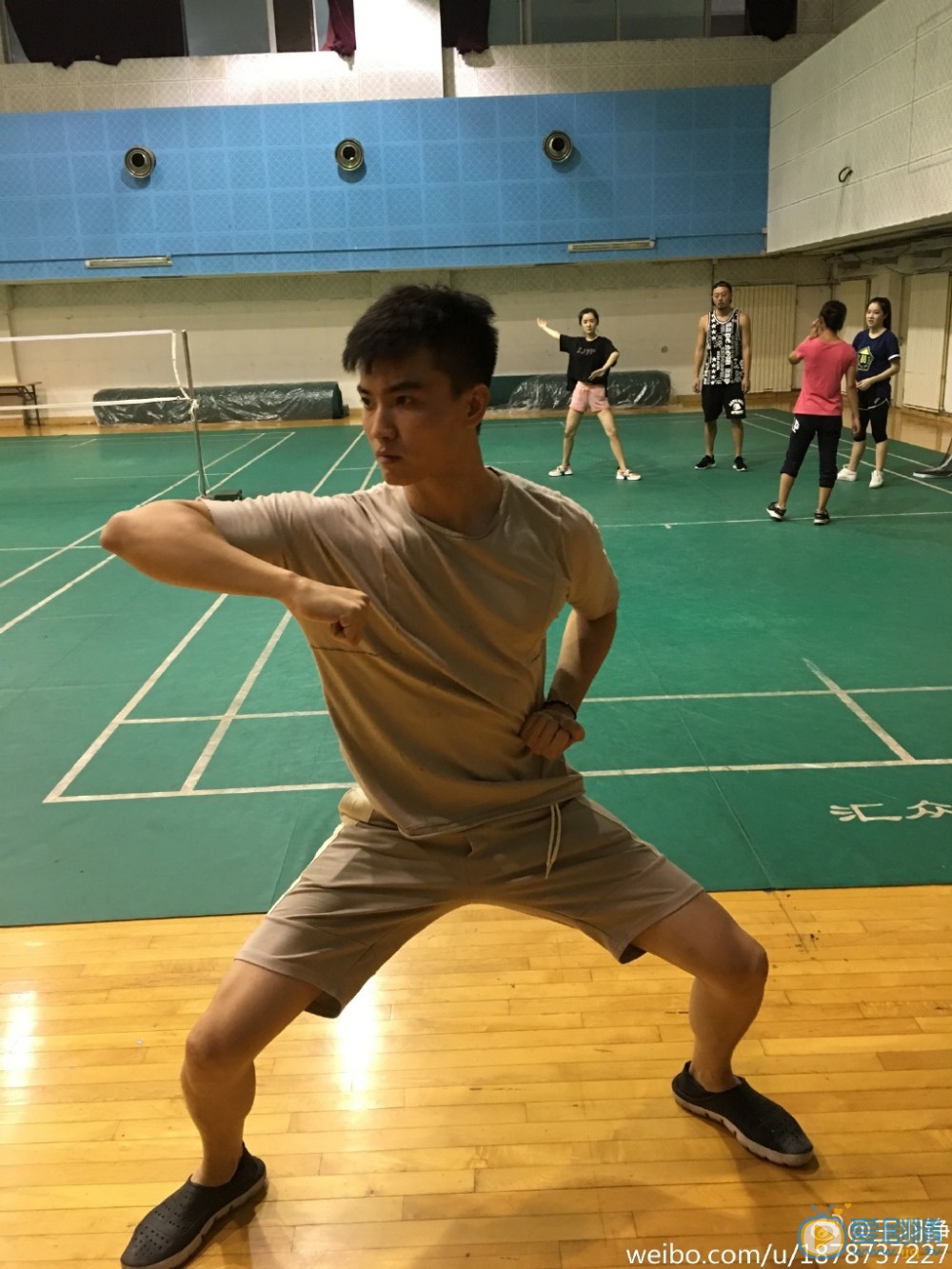 王羽铮运动健身照 王羽铮高清写真_王羽铮高清剧照