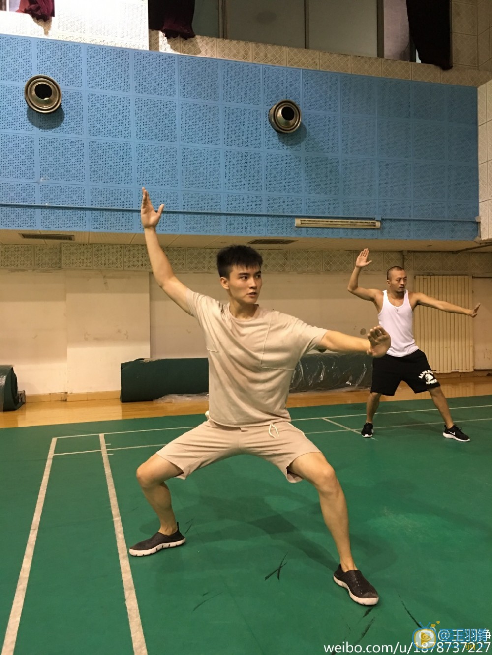 王羽铮运动健身照 王羽铮高清写真_王羽铮高清剧照