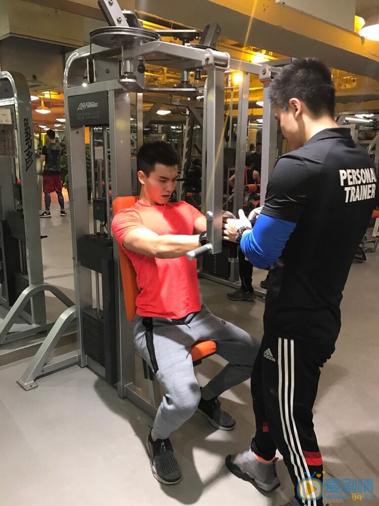 王羽铮运动健身照 王羽铮高清写真_王羽铮高清剧照