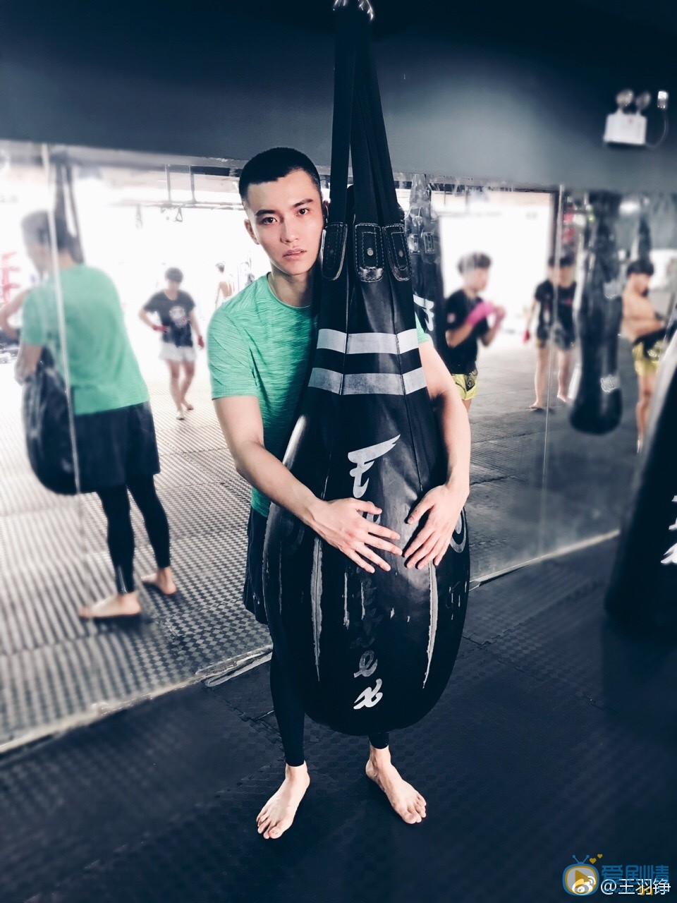 王羽铮运动健身照 王羽铮高清写真_王羽铮高清剧照