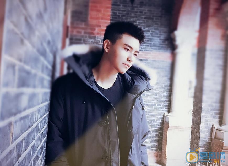 王羽铮时尚街拍 王羽铮高清写真_王羽铮高清剧照