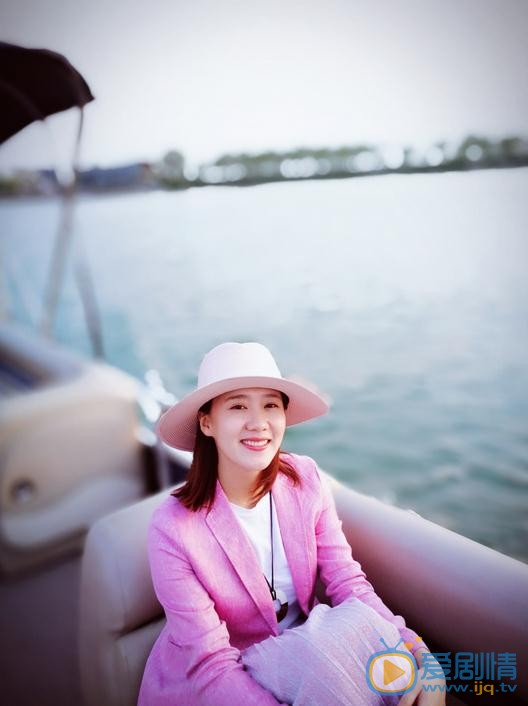 杨淇旅游照 杨淇高清写真_杨淇高清剧照